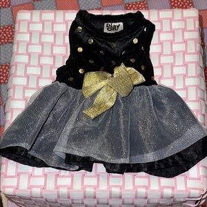 💰🚨CLEARANCE 🚨💰 
Black and Gold Dog Dress